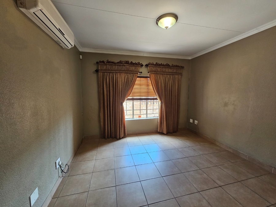 3 Bedroom Property for Sale in Safari Gardens North West